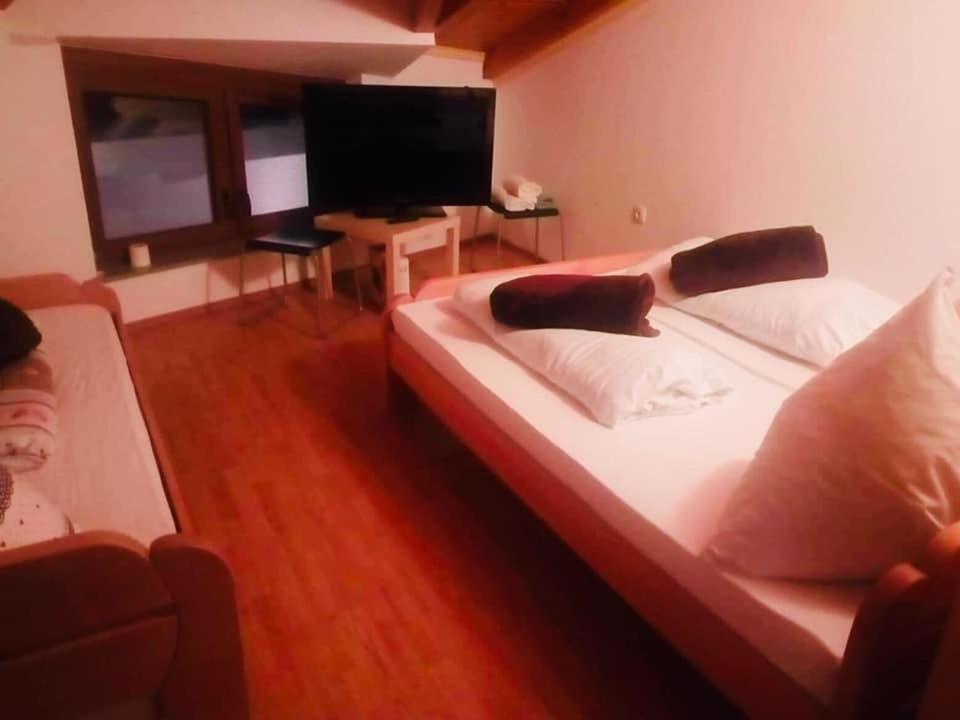 Omladinski Hotel Rostovo 布戈伊诺 外观 照片