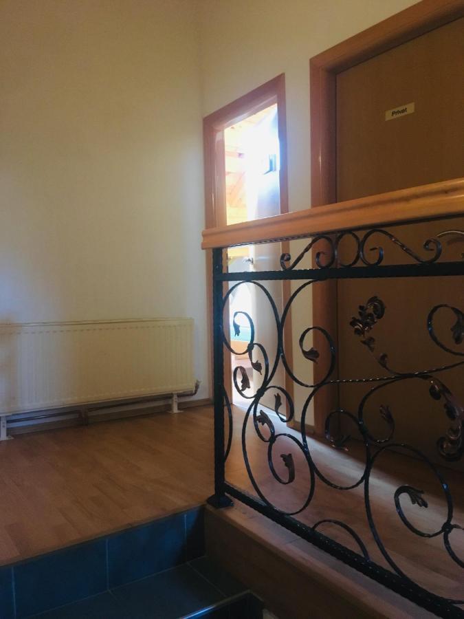 Omladinski Hotel Rostovo 布戈伊诺 外观 照片