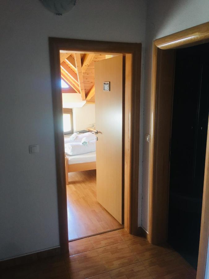 Omladinski Hotel Rostovo 布戈伊诺 外观 照片