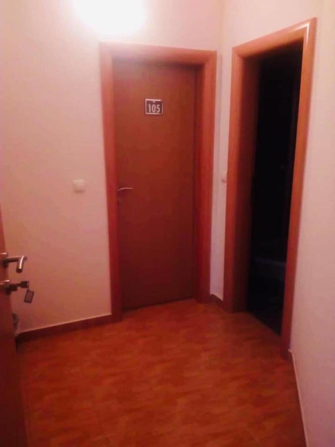 Omladinski Hotel Rostovo 布戈伊诺 外观 照片
