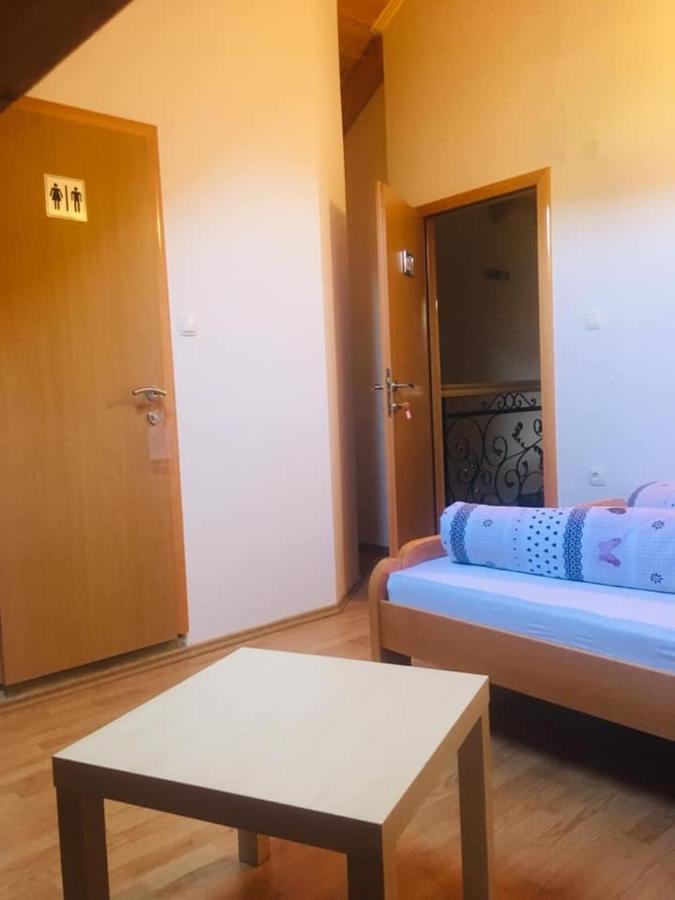 Omladinski Hotel Rostovo 布戈伊诺 外观 照片